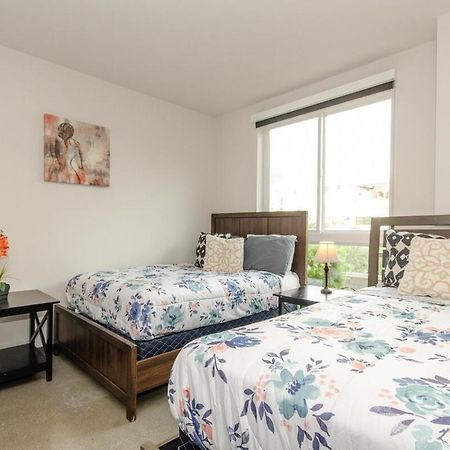 Lovely 3Br Apt With Balcony And Rooftop Pool Plus Views Лос-Анджелес Экстерьер фото