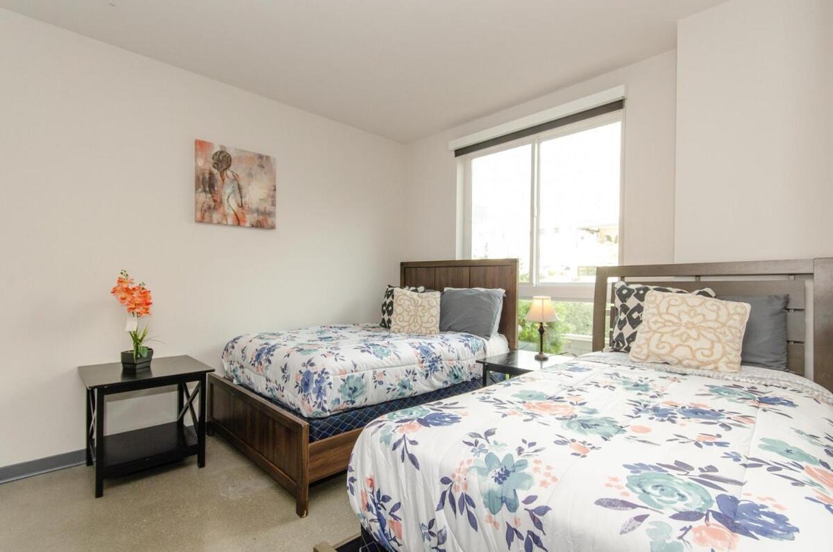 Lovely 3Br Apt With Balcony And Rooftop Pool Plus Views Лос-Анджелес Экстерьер фото