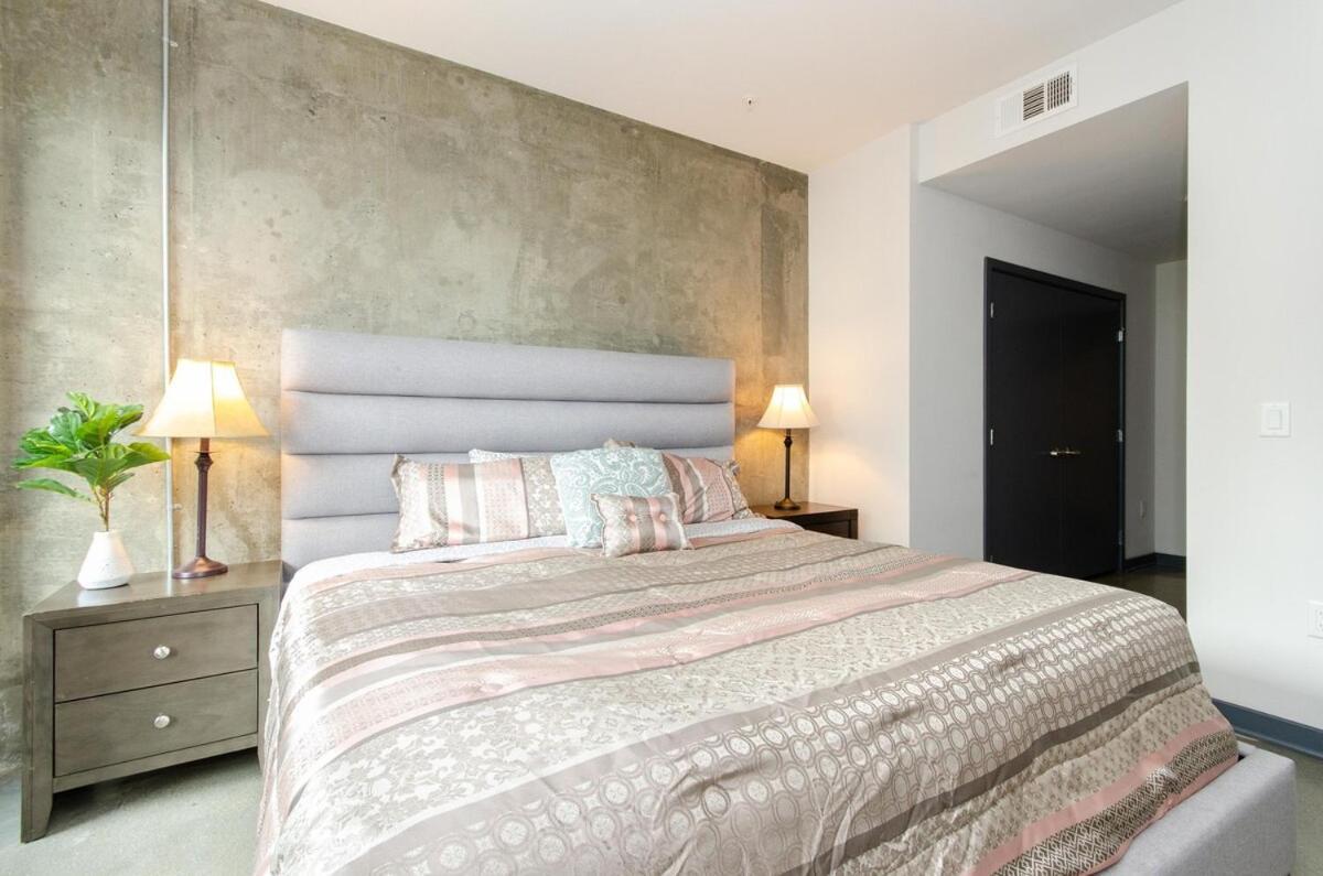 Lovely 3Br Apt With Balcony And Rooftop Pool Plus Views Лос-Анджелес Экстерьер фото